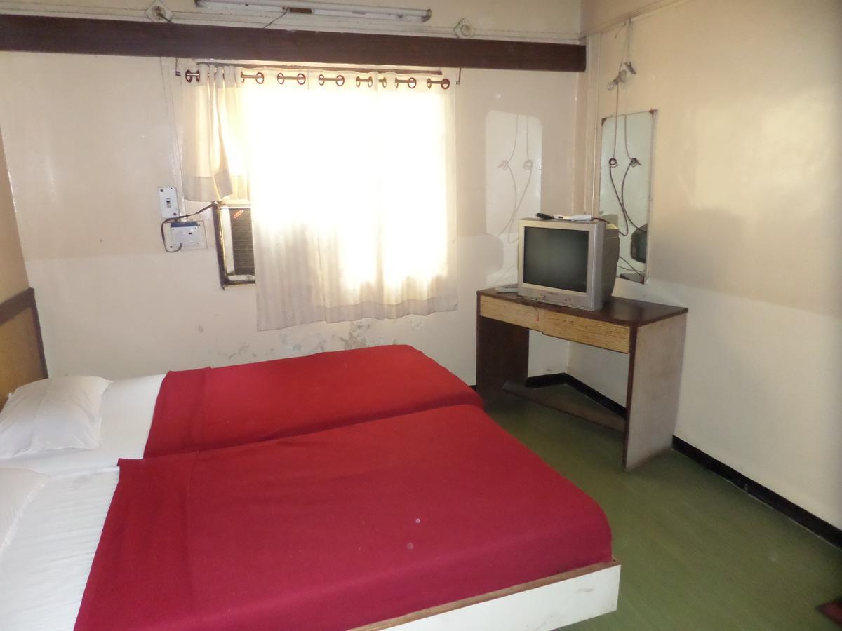 Hotel Sadanand Sāngli Esterno foto