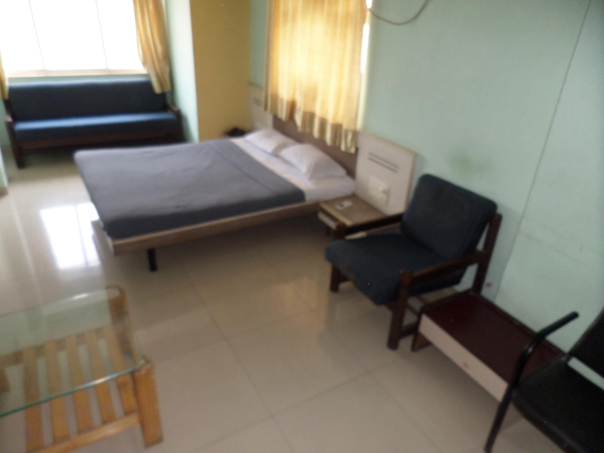 Hotel Sadanand Sāngli Esterno foto