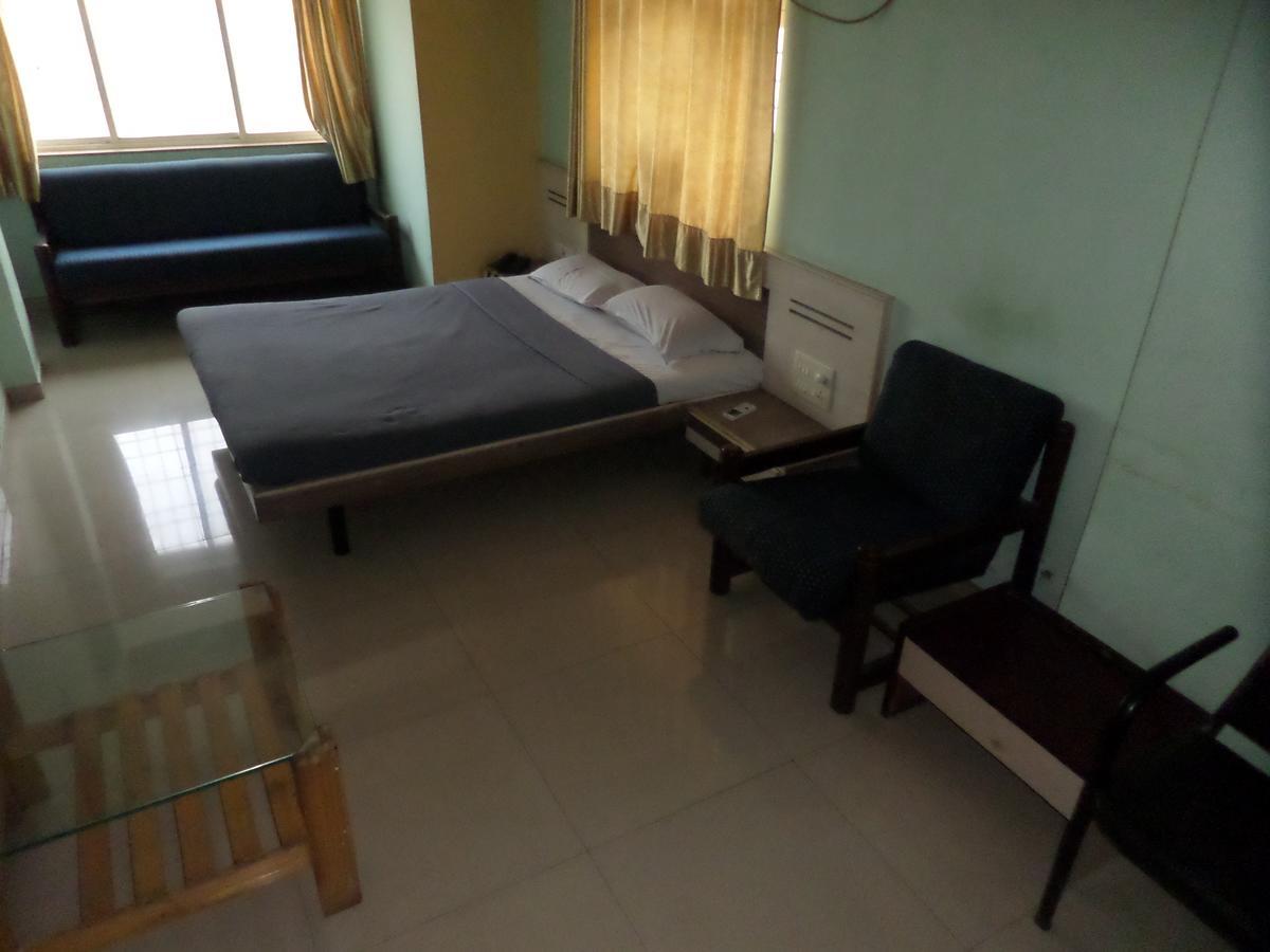Hotel Sadanand Sāngli Esterno foto