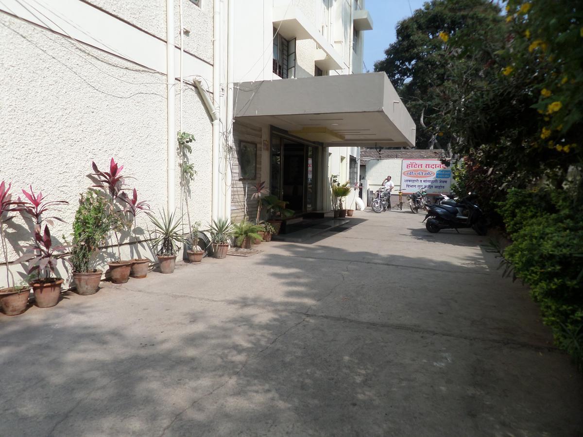 Hotel Sadanand Sāngli Esterno foto