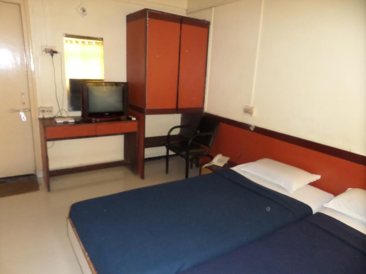 Hotel Sadanand Sāngli Esterno foto
